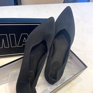 MIA Black flat - size 8M